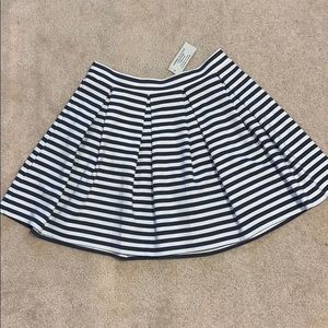 NWT Grey/off white striped American Eagle skirt